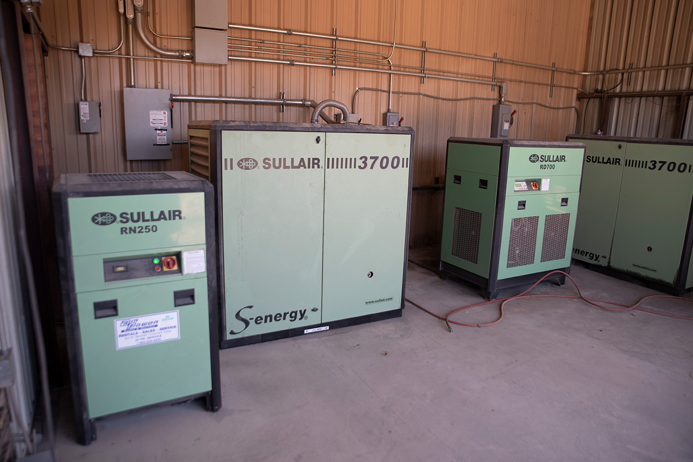 How to Choose a Desiccant or Refrigerated Air Dryer Sullair
